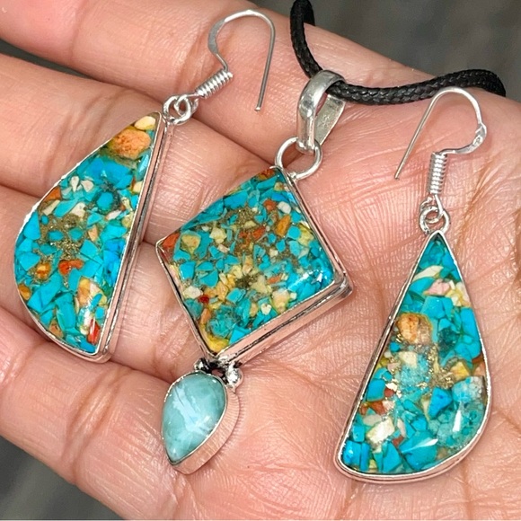 Blue Green Spiny Turquoise in Copper & Larimar Pendant  & Earrings - Picture 3 of 12